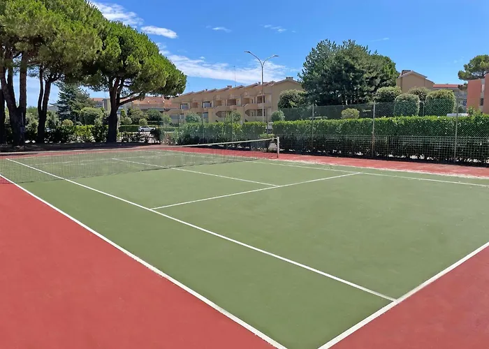 Apartment Relax By The Pool-beahost *